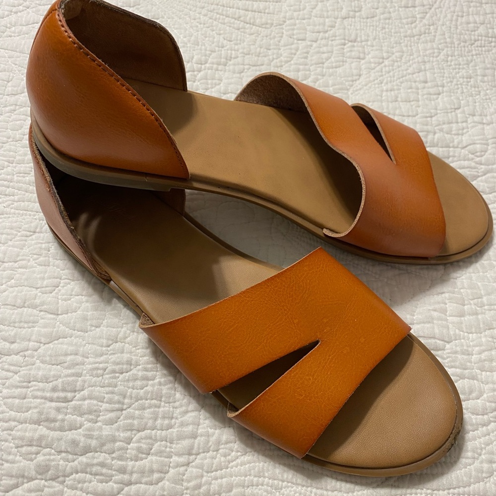 Universal Thread sandals. Size 11. Camel in color